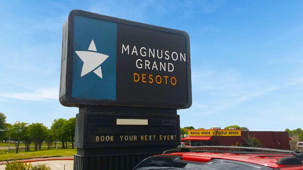 Magnuson Grand Desoto Hotel Exterior photo
